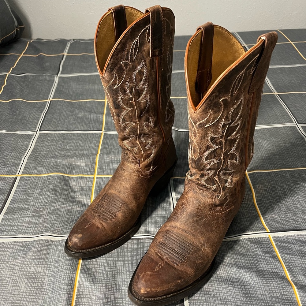 👠Shyanne Women’s Brown Distressed Cowboy Boots Size 8